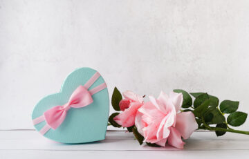 background-pink-love-white-card-nature-flower-vintage-romantic-valentine-petals-paper-spring-still_t20_drgmeJ (1)